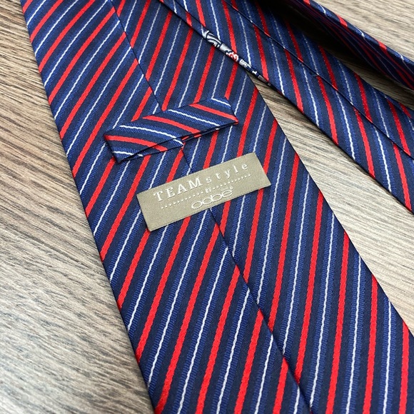 Chick-fil-A Peach Bowl Navy & Red Stripe Tie - Picture 3 of 5